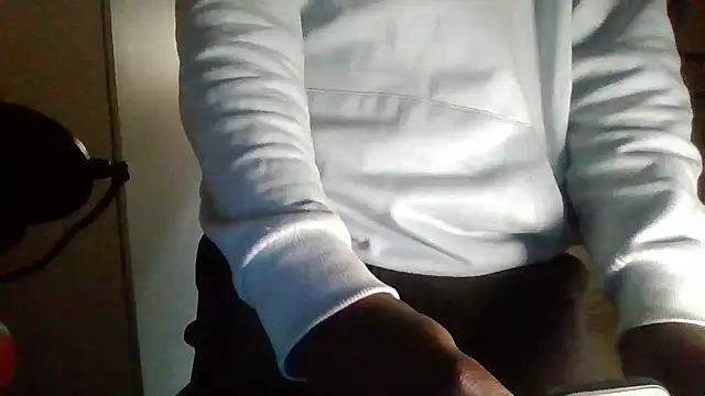 Snapshot of SmallGoodNutts chatting on September 21, 2025, 8:19 am SmallGoodNutts online show from September 21, 2025, 8:19 am