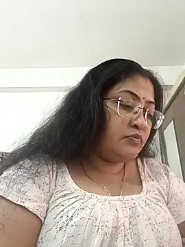 LAVERNIYA  online show from November 26, 2025, 7:52 am