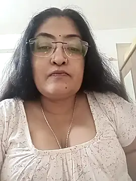 LAVERNIYA  online show from November 7, 2025, 11:15 am