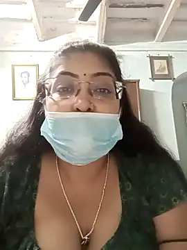 Snapshot of LAVERNIYA_ chatting on February 4, 2025, 6:49 pm LAVERNIYA online show from February 4, 2025, 6:49 pm