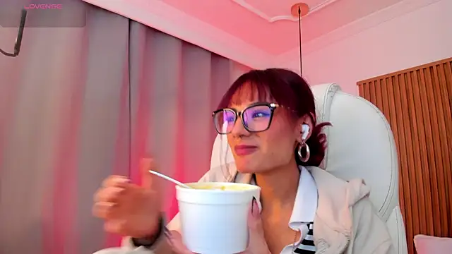 sophiecherry  online show from November 21, 2025, 8:41 pm