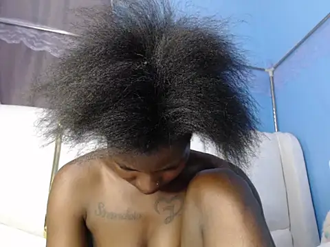 TrishaKalid online show from September 18, 2025, 6:44 pm