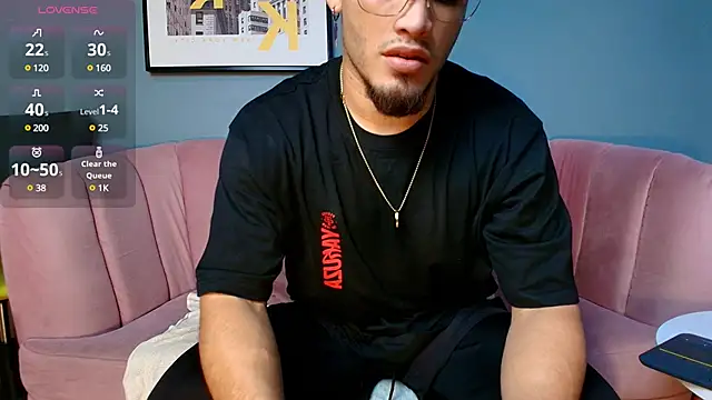 Snapshot of dante_fox_ chatting on March 21, 2025, 9:45 pm dante fox online show from March 21, 2025, 9:45 pm