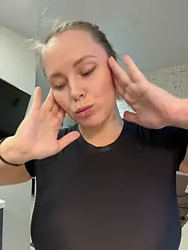 Charming Daphny online show from November 7, 2025, 5:23 am