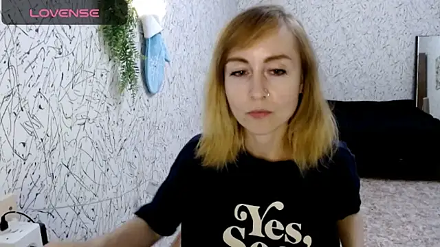 Athena Richards online show from October 19, 2025, 7:49 pm