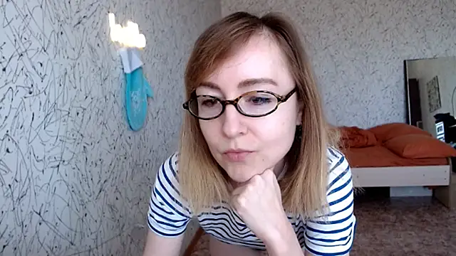 Athena Richards online show from April 15, 2026, 8:53 am