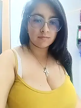  Angelinaandrade  online show from November 19, 2025, 12:43 am