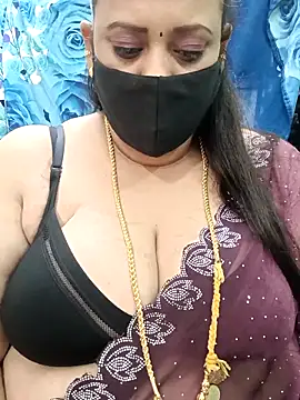 ashikaa r online show from October 5, 2025, 3:41 am