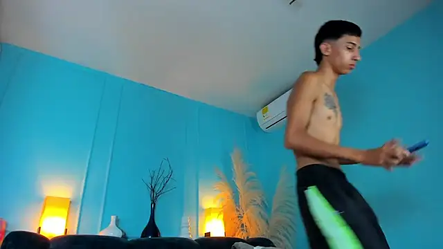 Lucian Davi online show from October 17, 2025, 4:38 am