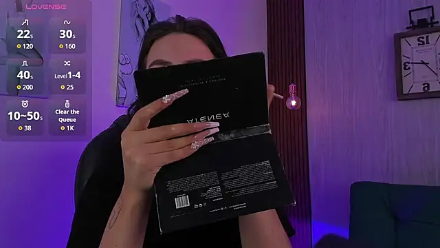 miah connor online show from October 5, 2025, 7:37 pm