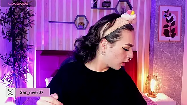 miah connor online show from November 23, 2025, 7:46 pm