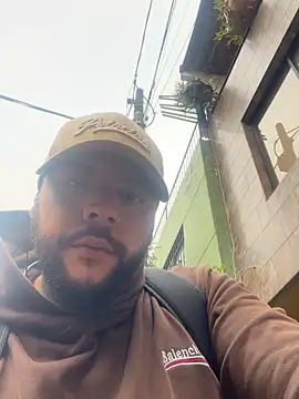 yeikoe1 online show from September 30, 2025, 9:43 pm