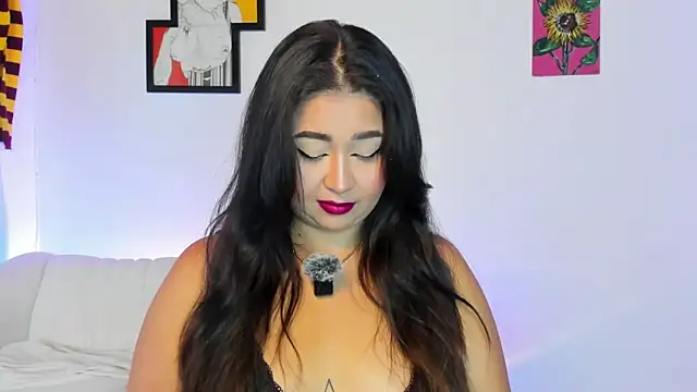 LiahDiaz online show from November 27, 2025, 1:33 pm