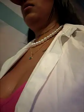 Snapshot of luisa16xxx chatting on January 6, 2026, 7:51 pm luisa16xxx online show from January 6, 2026, 7:51 pm