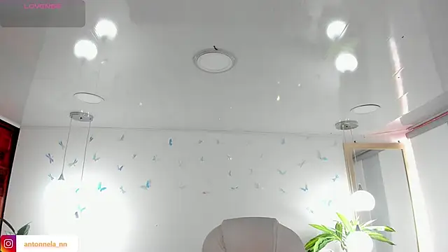  Antonnela  online show from February 22, 2026, 2:41 pm