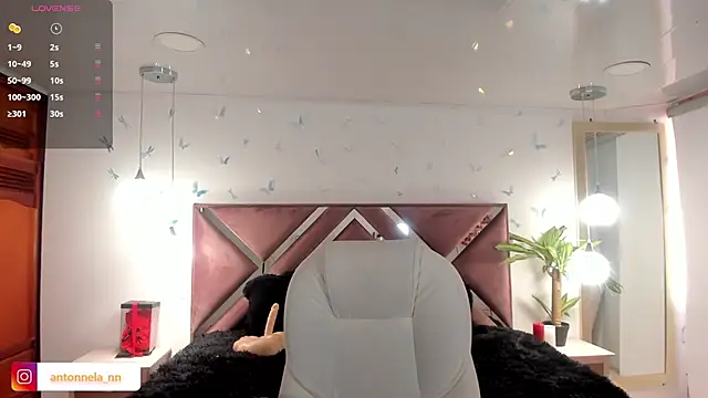  Antonnela  online show from October 16, 2025, 2:14 pm