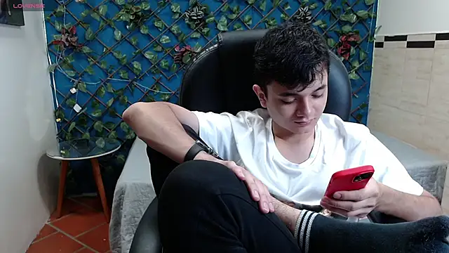 Waturox online show from October 8, 2025, 7:25 pm