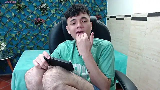 Waturox online show from March 18, 2025, 9:53 pm