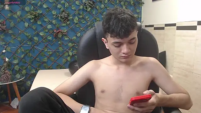 Waturox online show from September 13, 2025, 7:47 pm