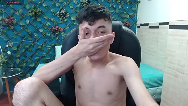 Waturox online show from March 11, 2025, 10:09 pm