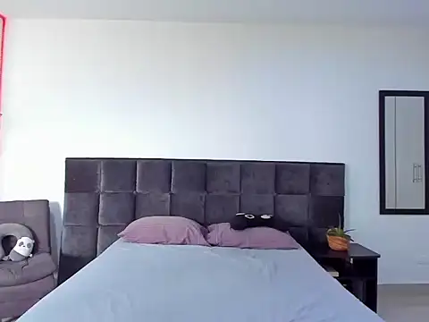 Alexander Martines online show from November 23, 2025, 4:17 pm