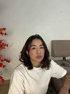 VictoriaHiill online show from July 8, 2026, 5:35 pm