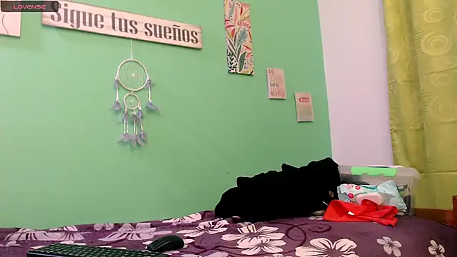 alisontitsmilk19 online show from October 28, 2025, 1:17 am