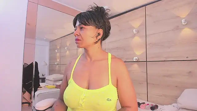 martina touss online show from October 29, 2025, 11:42 am