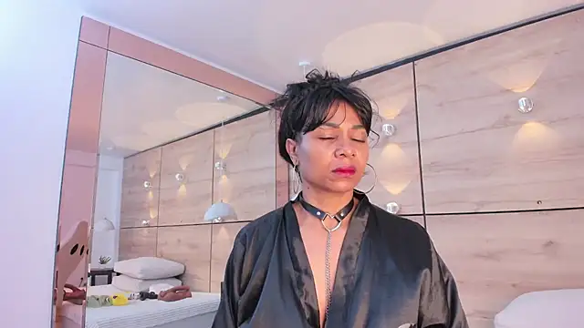 martina touss online show from October 24, 2025, 11:42 am