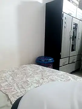 Isabel23zr online show from January 14, 2025, 3:47 pm