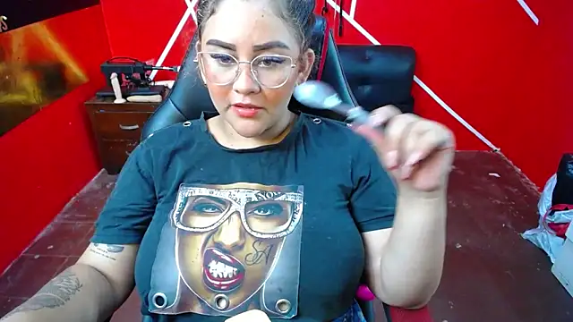 loly bigbooty4u online show from December 14, 2025, 8:25 pm