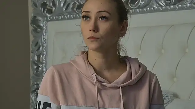 AliceMunro online show from November 8, 2025, 8:56 pm