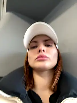 Snapshot of Accole chatting on December 4, 2024, 9:45 am Accole online show from December 4, 2024, 9:45 am