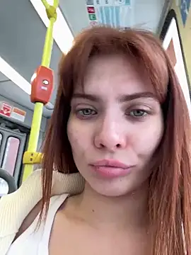 Snapshot of Accole chatting on November 19, 2025, 7:19 am Accole online show from November 19, 2025, 7:19 am