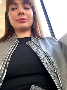 Snapshot of Accole chatting on October 1, 2025, 7:13 am Accole online show from October 1, 2025, 7:13 am