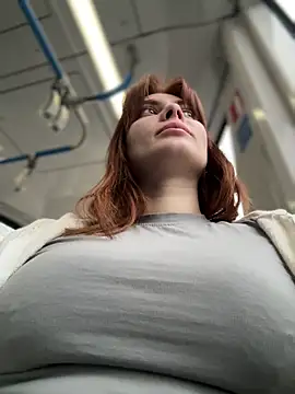 Snapshot of Accole chatting on November 23, 2025, 7:18 am Accole online show from November 23, 2025, 7:18 am