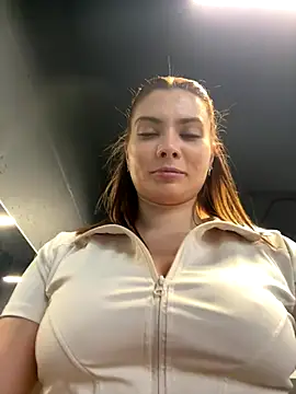 Snapshot of Accole chatting on November 28, 2025, 8:36 am Accole online show from November 28, 2025, 8:36 am