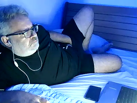 DockTVXXX online show from October 25, 2025, 3:38 am