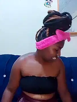 Snapshot of Sexxycheeks- chatting on February 21, 2025, 2:39 am Sexxycheeks- online show from February 21, 2025, 2:39 am