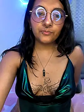 Alliccee online show from March 7, 2025, 8:22 pm