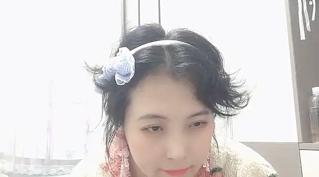 Snapshot of Hanicarrot chatting on January 14, 2025, 2:43 pm Hanicarrot online show from January 14, 2025, 2:43 pm