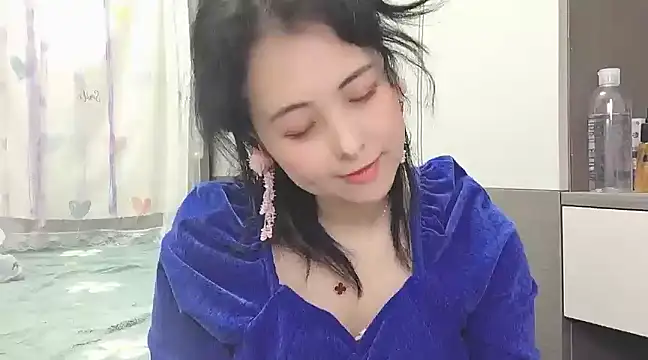 Snapshot of Hanicarrot chatting on January 15, 2025, 6:19 pm Hanicarrot online show from January 15, 2025, 6:19 pm