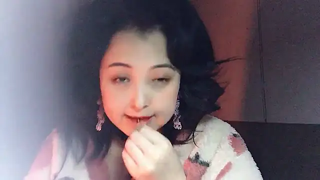 Snapshot of Hanicarrot chatting on December 15, 2024, 9:42 pm Hanicarrot online show from December 15, 2024, 9:42 pm