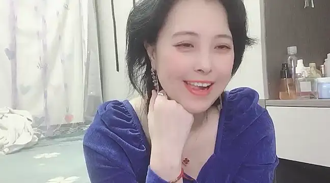 Snapshot of Hanicarrot chatting on January 24, 2025, 6:04 pm Hanicarrot online show from January 24, 2025, 6:04 pm