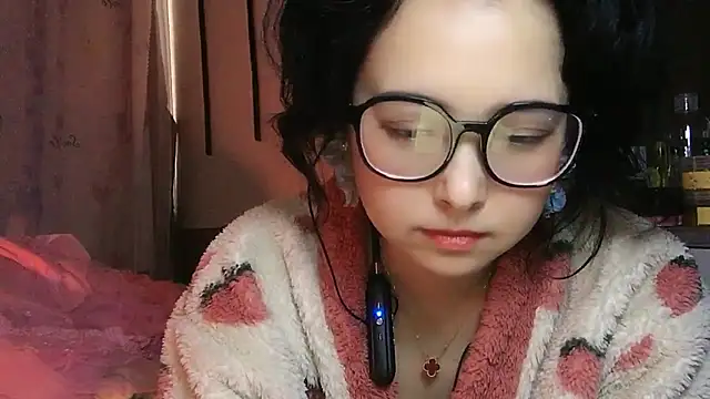 Snapshot of Hanicarrot chatting on December 24, 2024, 2:43 am Hanicarrot online show from December 24, 2024, 2:43 am