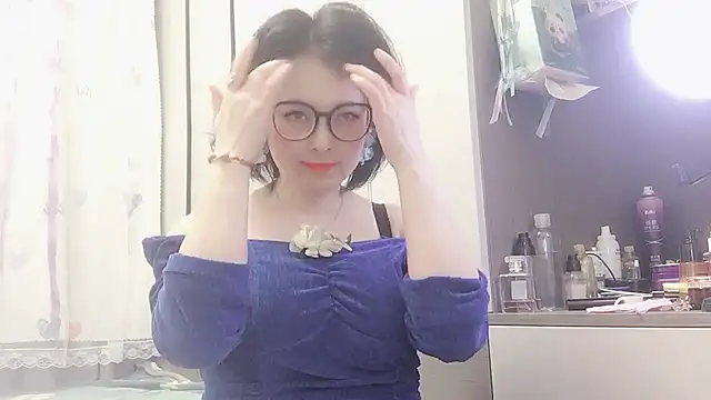Snapshot of Hanicarrot chatting on February 24, 2025, 4:26 pm Hanicarrot online show from February 24, 2025, 4:26 pm