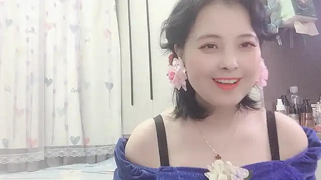 Snapshot of Hanicarrot chatting on February 19, 2025, 4:33 pm Hanicarrot online show from February 19, 2025, 4:33 pm
