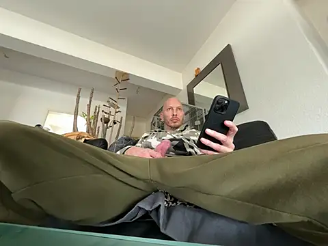 Snapshot of Germankink chatting on February 21, 2025, 10:28 am Germankink online show from February 21, 2025, 10:28 am