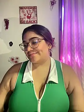 KathyGonzalez online show from October 19, 2025, 1:47 pm