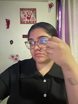 KathyGonzalez online show from October 16, 2025, 11:07 am